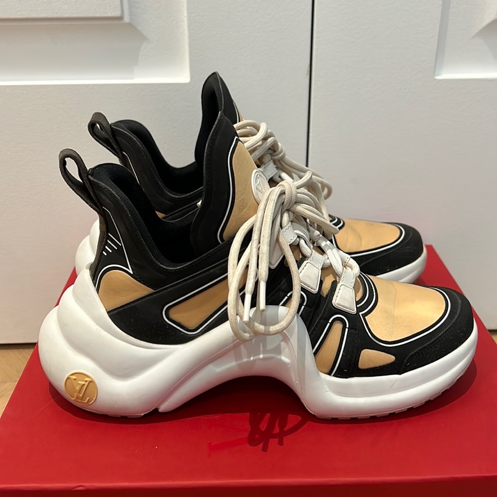 Authentic Louis Vuitton sneakers size 7.